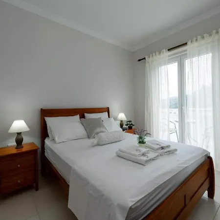 Solar House 1 * Babina